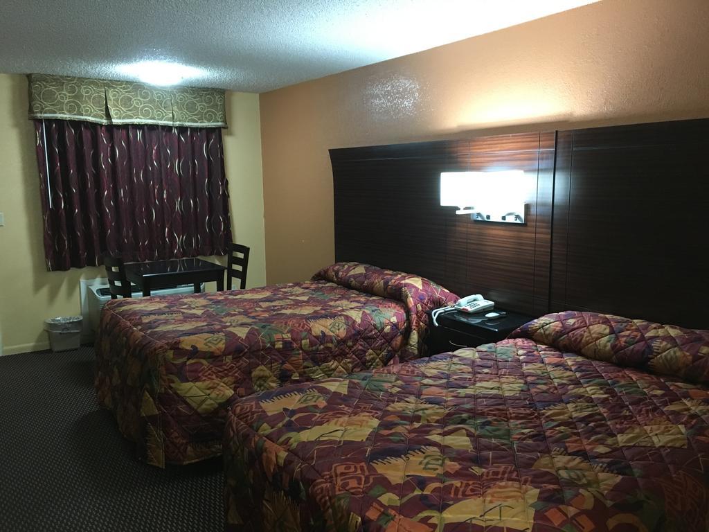 Redwood Inn - White Hall מראה חיצוני תמונה