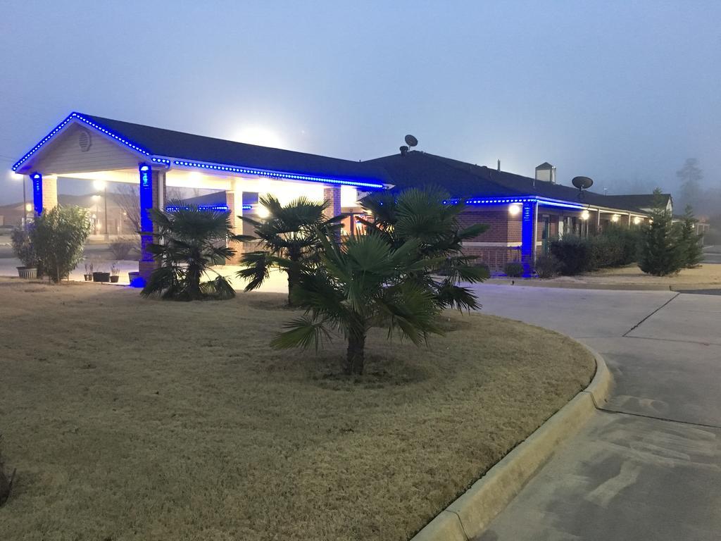 Redwood Inn - White Hall מראה חיצוני תמונה