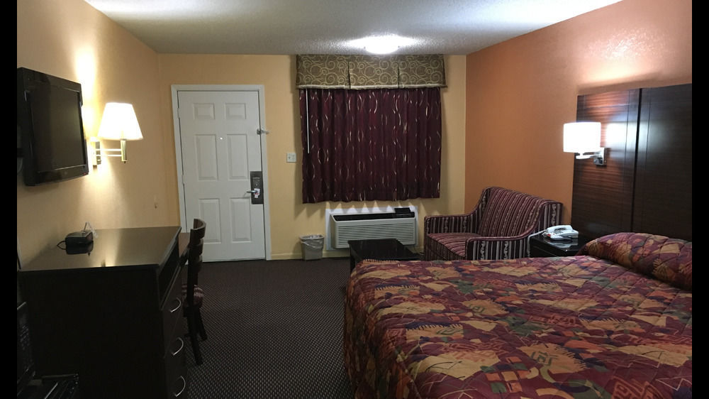 Redwood Inn - White Hall מראה חיצוני תמונה