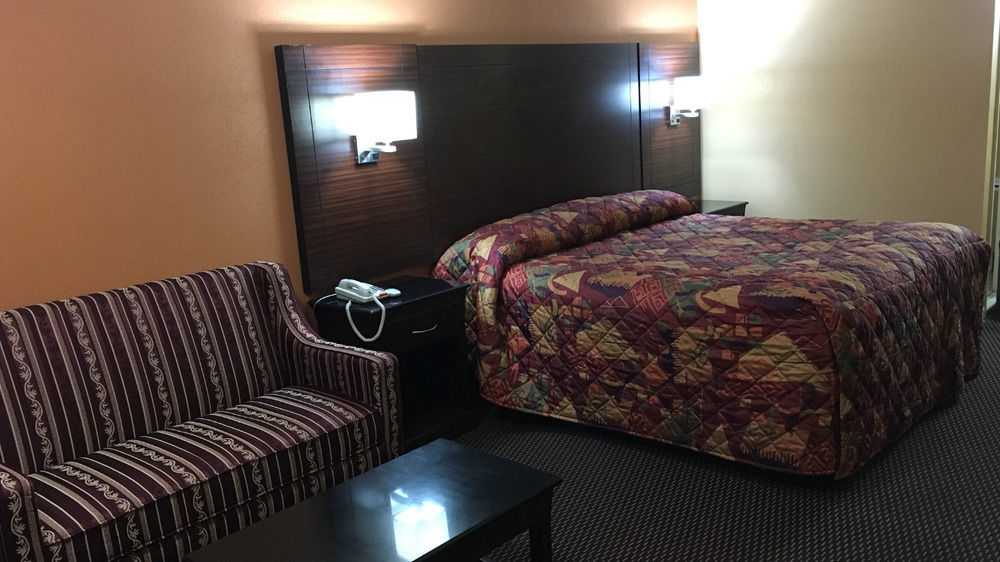 Redwood Inn - White Hall מראה חיצוני תמונה