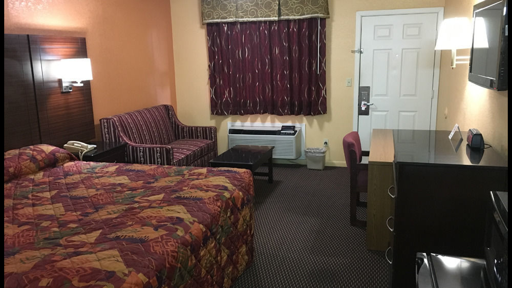 Redwood Inn - White Hall מראה חיצוני תמונה