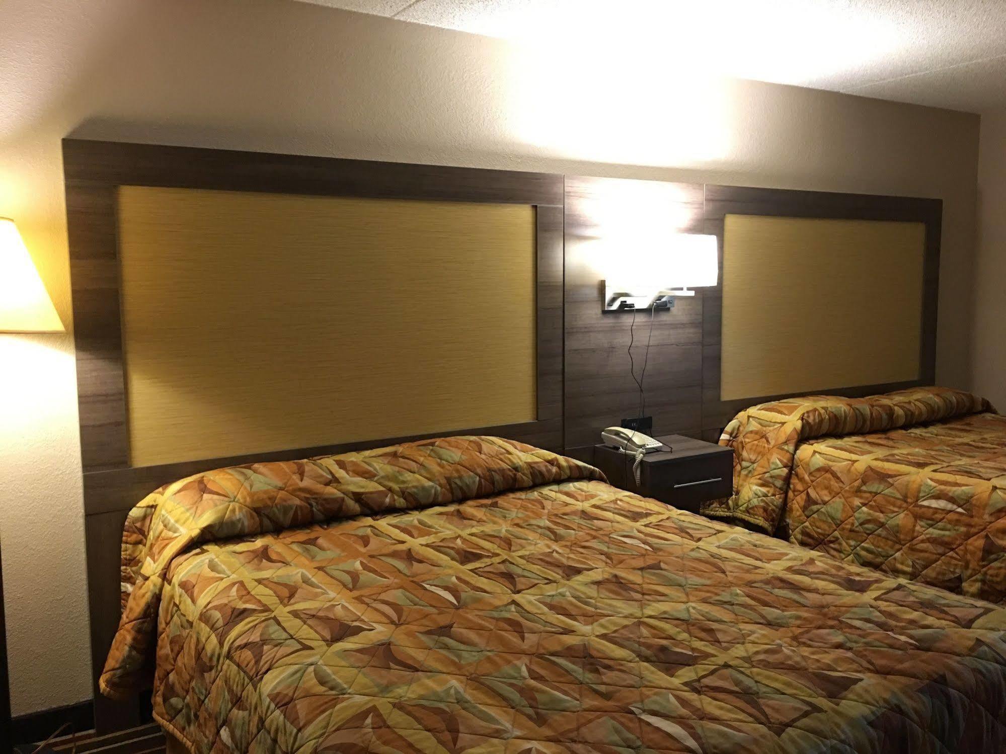 Redwood Inn - White Hall מראה חיצוני תמונה